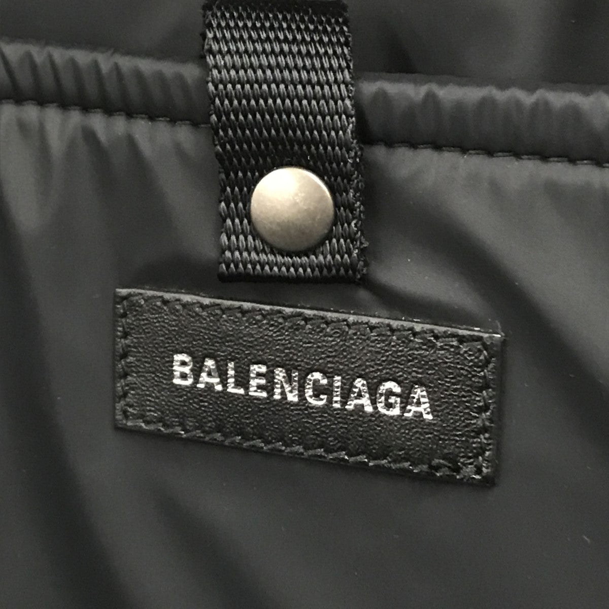 BALENCIAGA(バレンシアガ) ARMY MULT BACKPACK M ロゴ バックパック リュック -  ブラック｜【公式】カインドオルオンライン ブランド古着・中古通販【kindal】