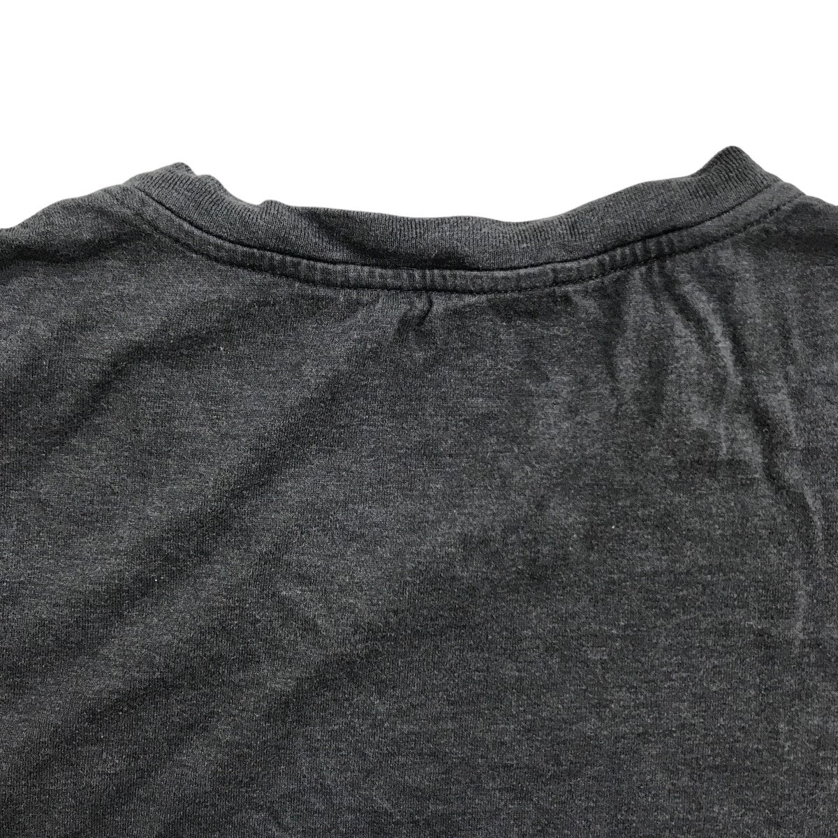 LOUIS VUITTON(ルイヴィトン) ワンポイント VネックTシャツ LOUIS VUITTON(ルイヴィトン) ワンポイント VネックTシャツ