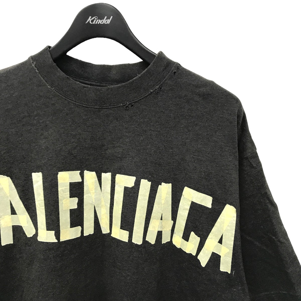 BALENCIAGA 23SS ユーズド加工 テープロゴ Tシャツ 739784 の古着・中古アイテム