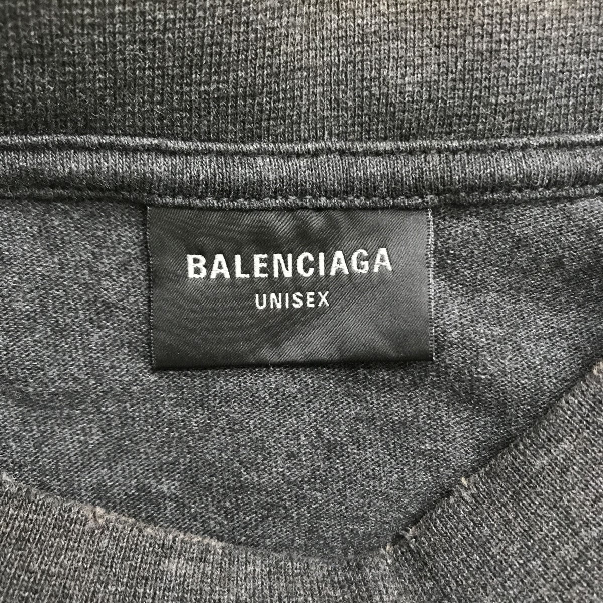 BALENCIAGA 23SS ユーズド加工 テープロゴ Tシャツ 739784 の古着・中古アイテム