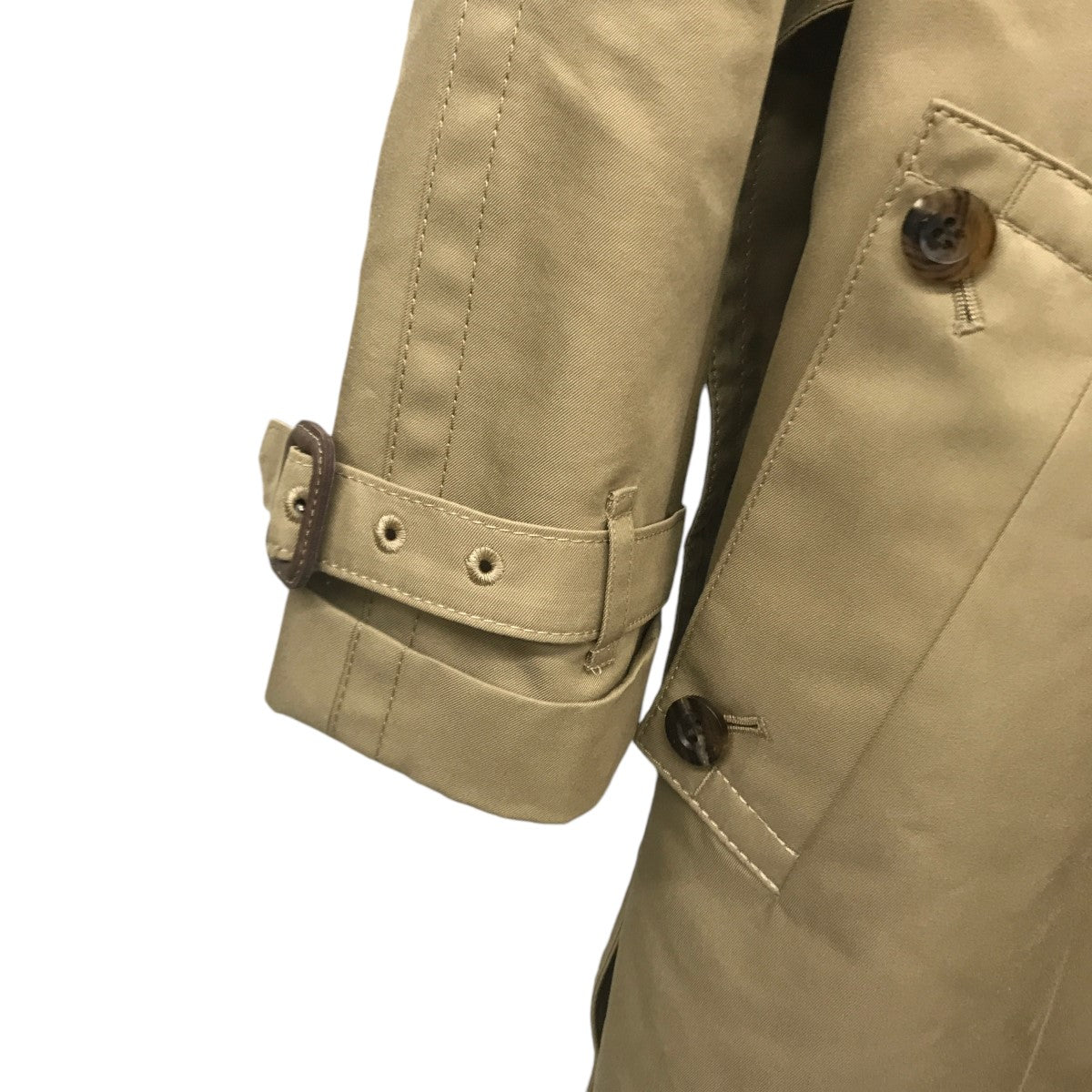 アクアスキュータムのトレンチコート 5006450001-83です。 Aquascutum 古着・中古 アウター アイテム