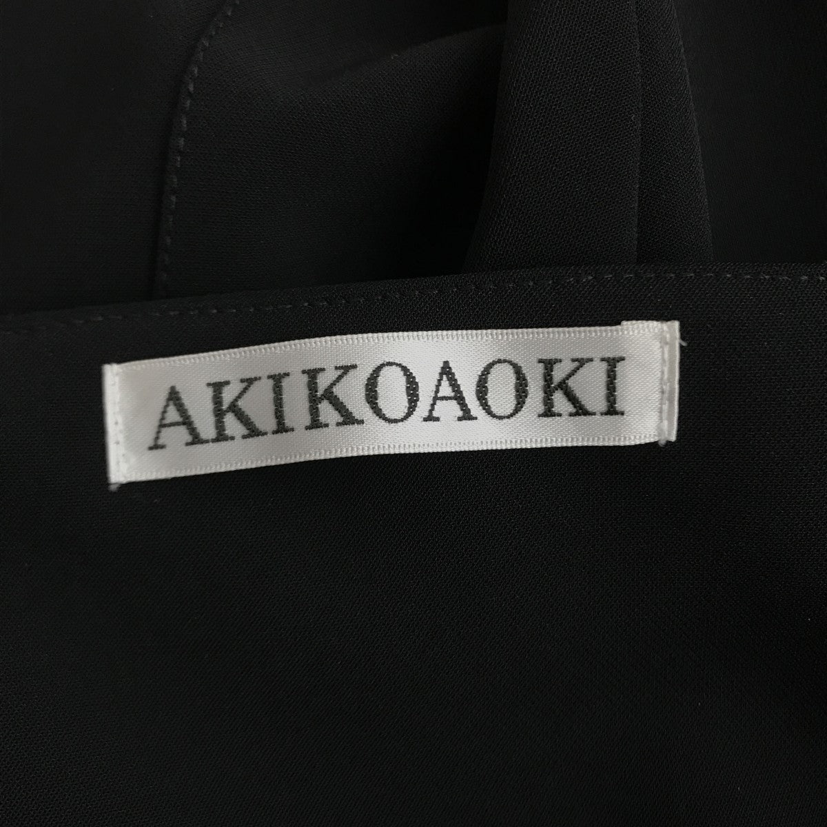 AKIKOAOKI(アキコアオキ) Pintucked trousers-smooth スラックス
