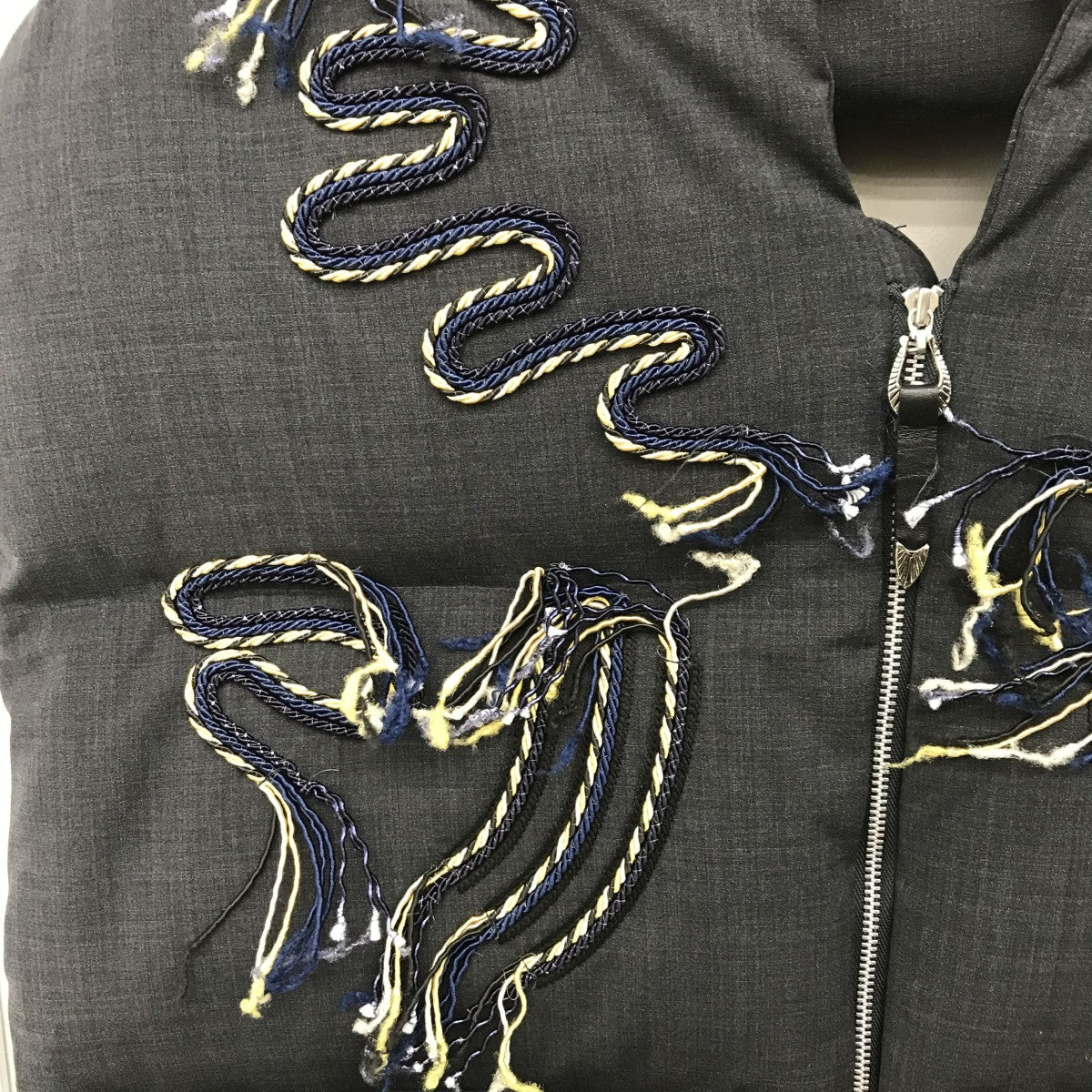 Embroidery down stoleマフラー