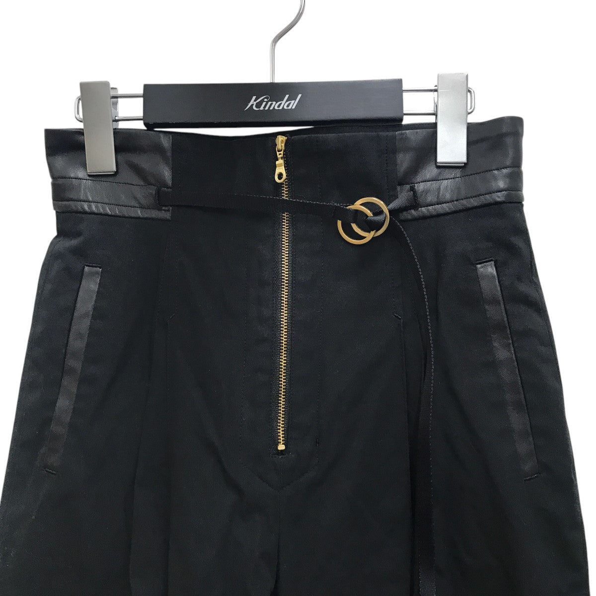 mame kurogouchi マメクロゴウチ ハイウエストパンツ ブラック Mame Kurogouchi マメクロゴウチ High Waisted Center Creased