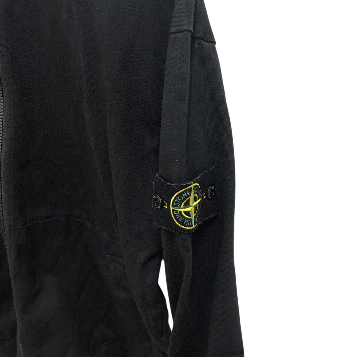 STONE ISLAND(ストーンアイランド) ジップアップスウェット