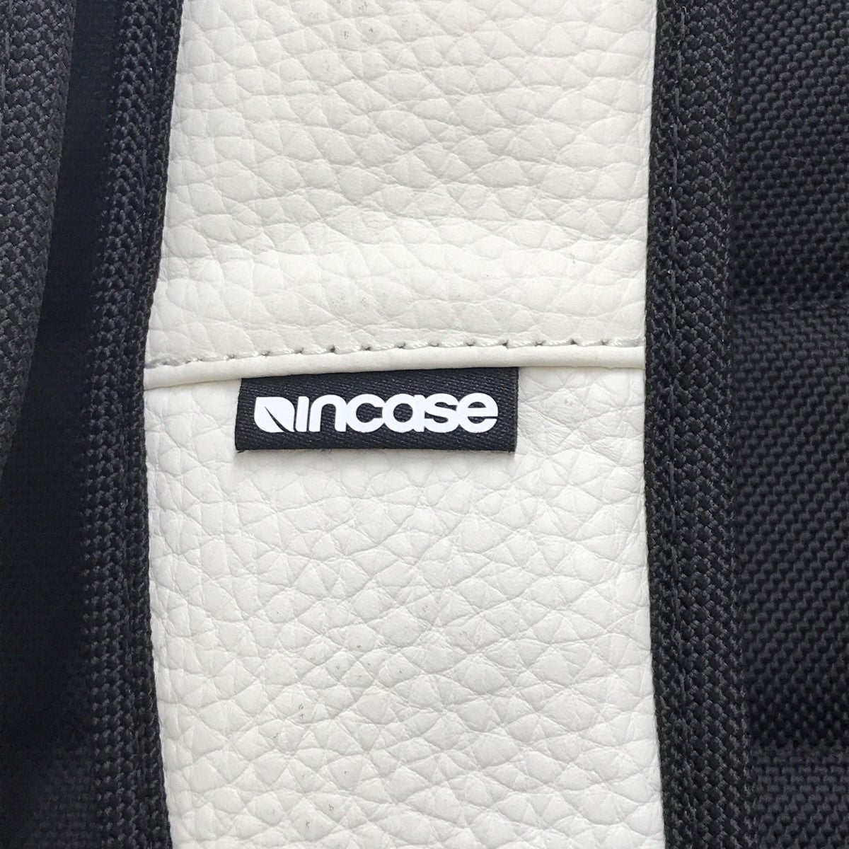 Incase Compass White Leather Backpackバックパック 古着・中古-5枚目のアイテム画像
