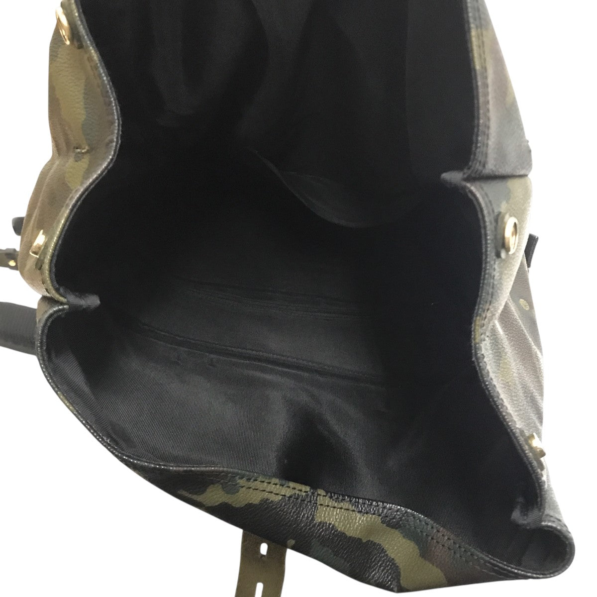 Gentil Bandit ジャンティバンティ　迷彩レザーリュック GENTIL BANDIT(ジャンティバンティ) 迷彩レザーリュックバック