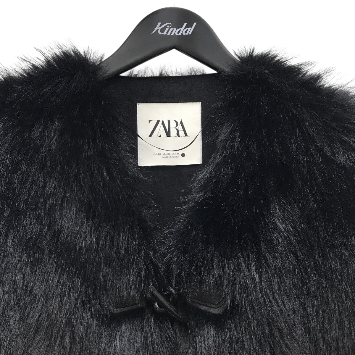 ZARA(ザラ) ファーベスト ブラック サイズ XS｜【公式】カインドオル