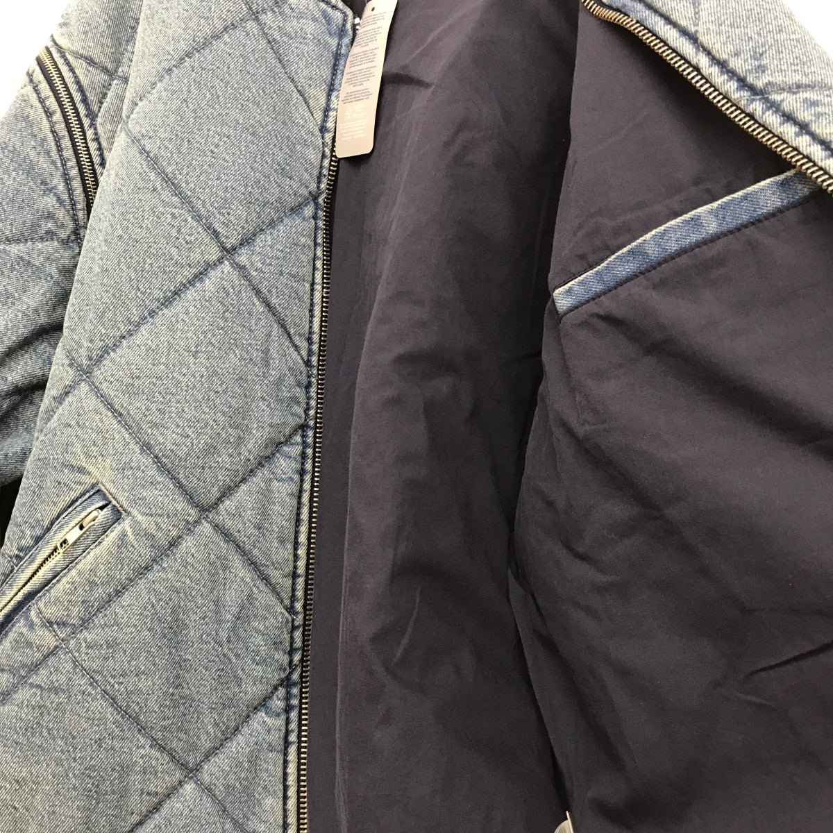 Supreme(シュプリーム) 25AWZip-Off Sleeve Quilted Bomber Jacket