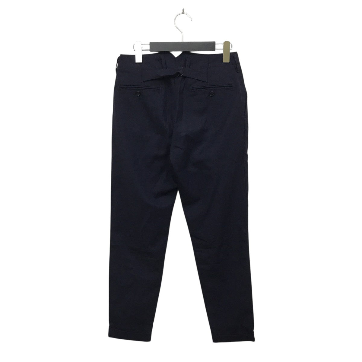 テーパードパンツ