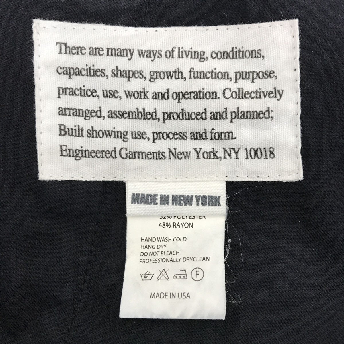 テーパードパンツ