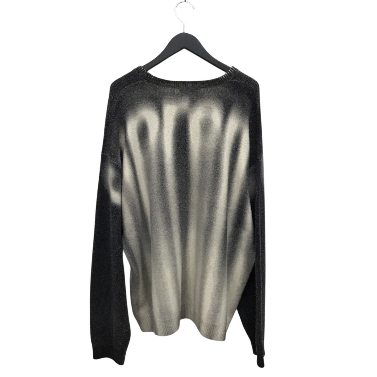 23AWBlurred Logo Sweaterセーター