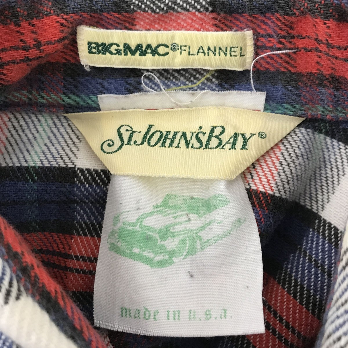 チェックシャツ