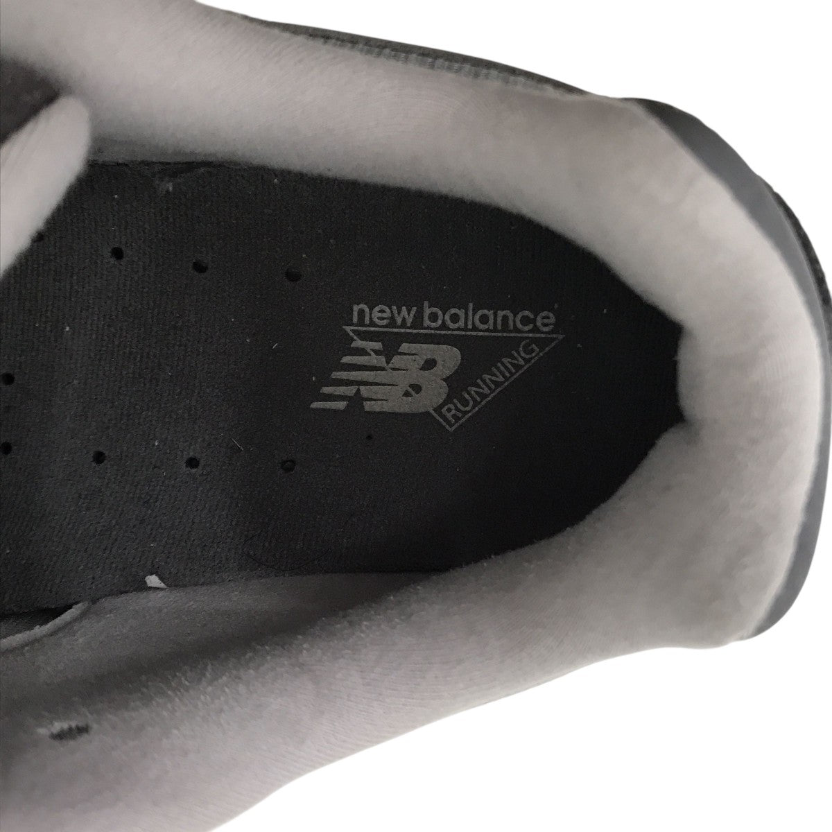 スニーカーU2002RCB