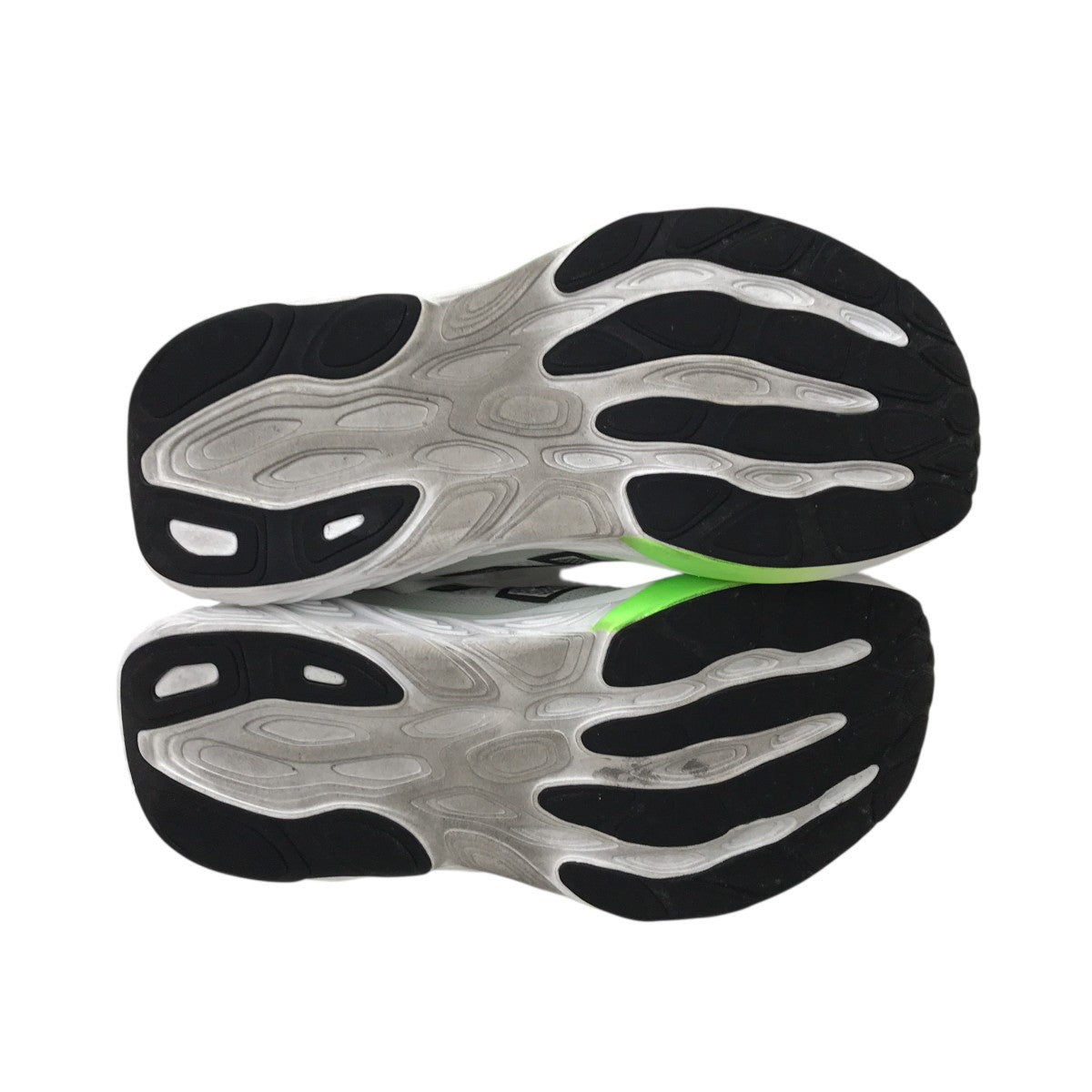 スニーカーM880D15