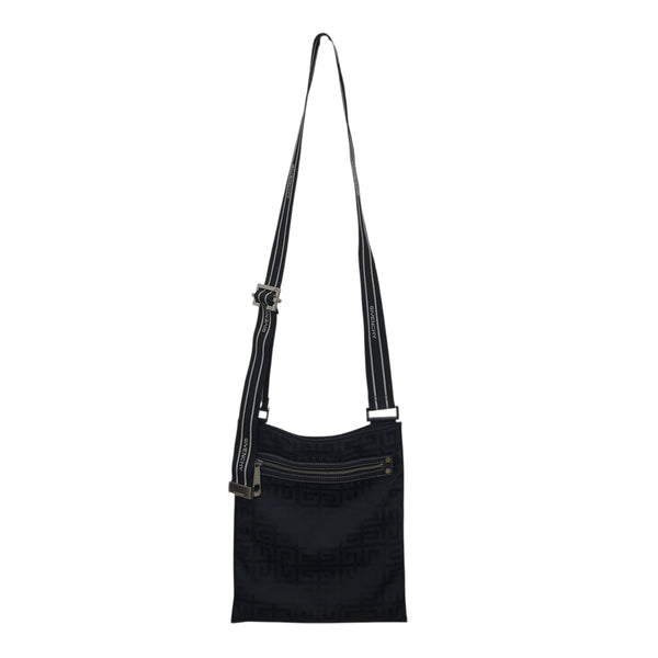 ジバンシー ショルダーバッグ GIVENCHY - GIVENCHY ジバンシー スタッズ ショルダーバッグの通販 by