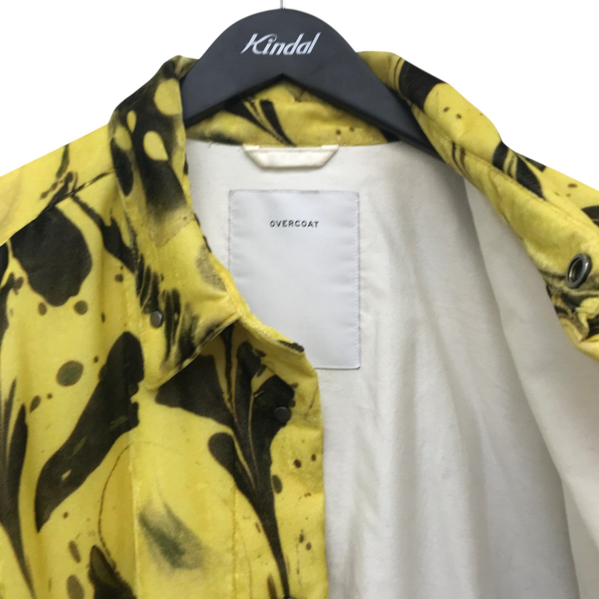 DROPPED SHOULDER PUFFER WITH SHIRT COLLAR IN PRINTED VELVETジャケットF23T07S-BTPV
