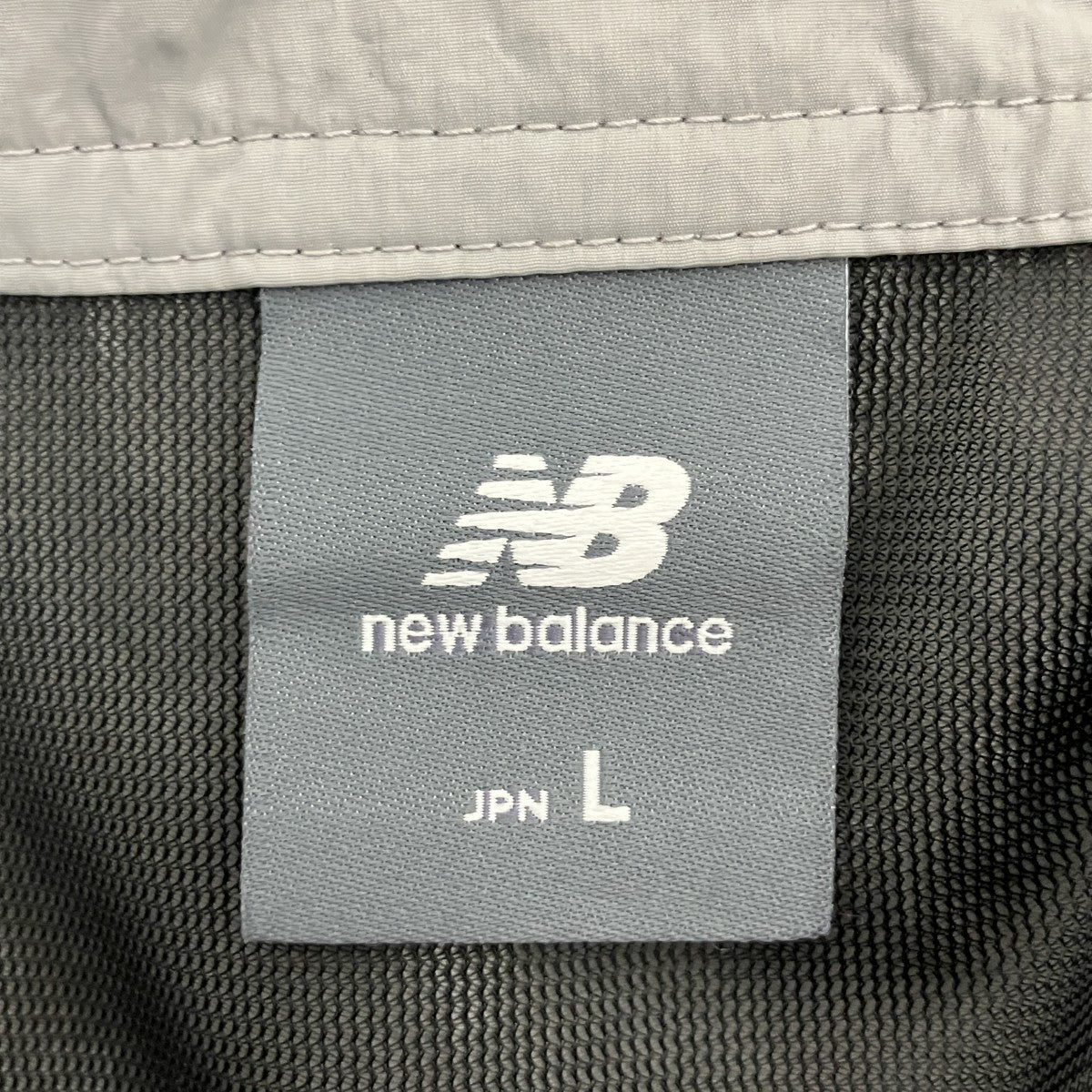 NEW BALANCE Black Out ウインドナイロンジャケットAMJ55253 古着・中古-3枚目のアイテム画像