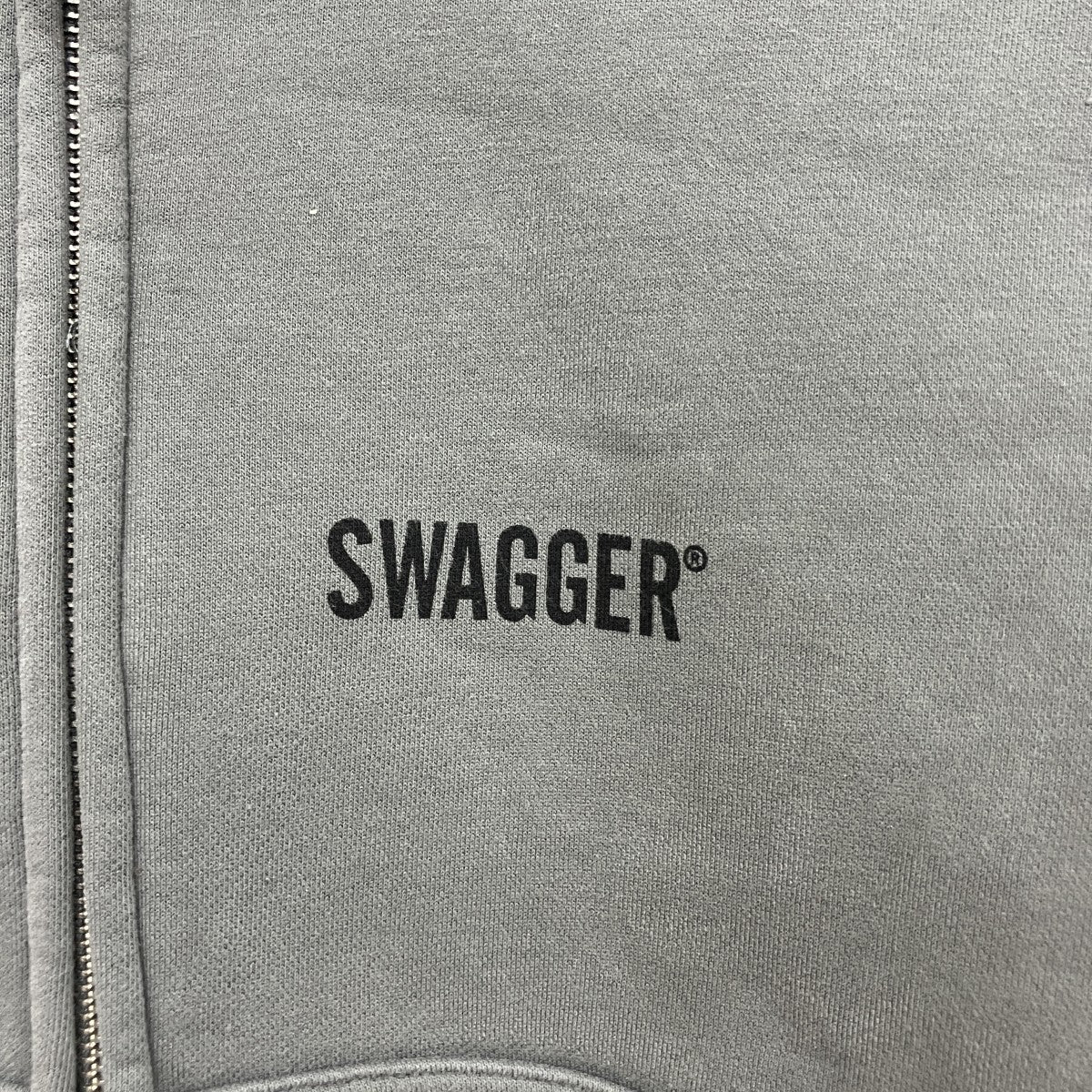 BACK LOGO HOODIEジップパーカーSWG24-HO04