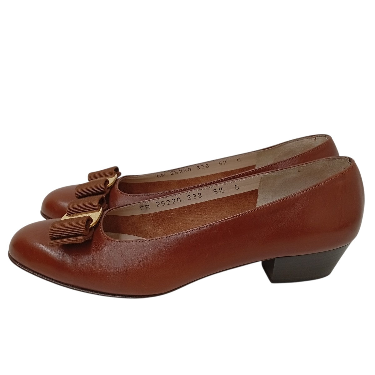 Salvatore Ferragamo ヴァラリボンパンプス 古着・中古-3枚目のアイテム画像