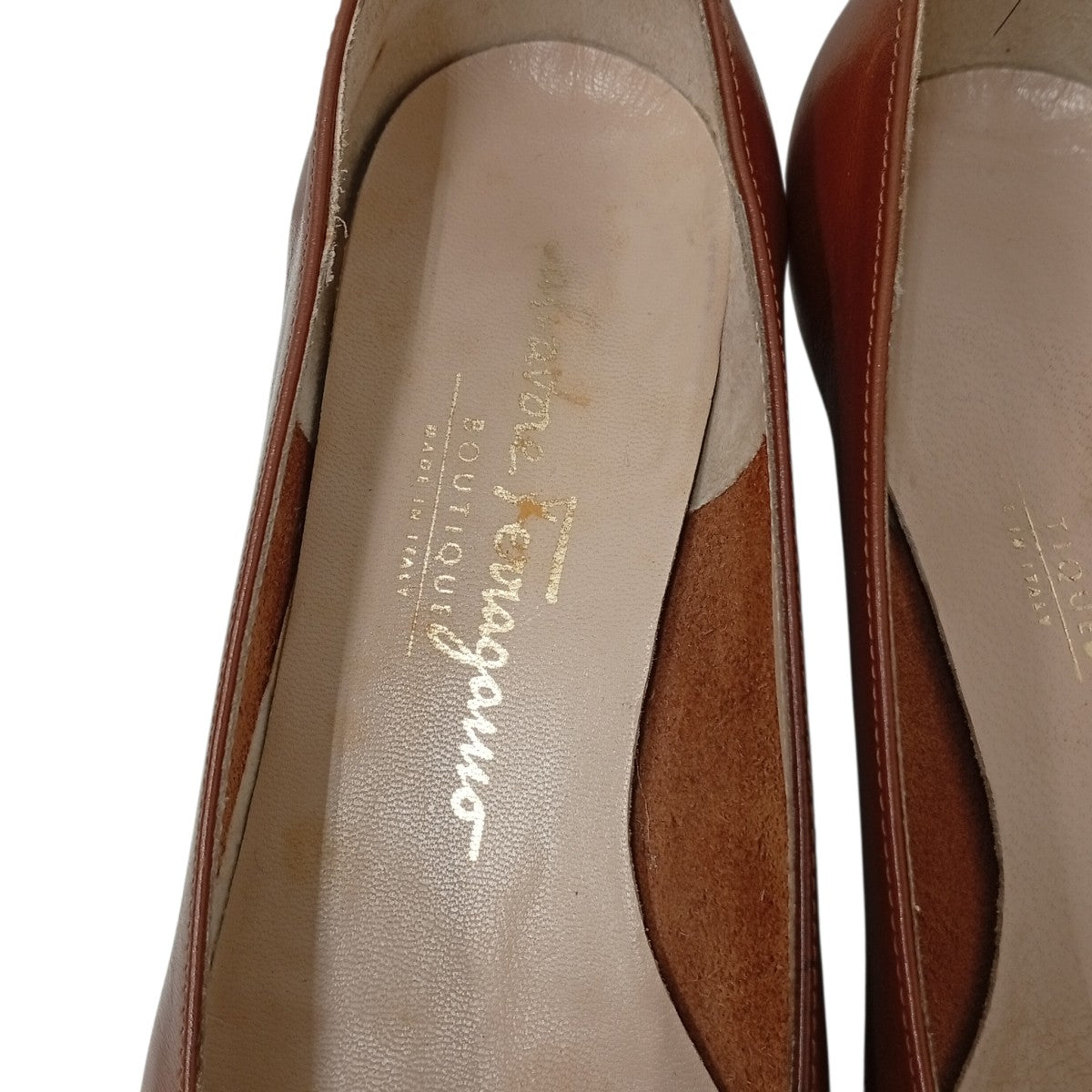 Salvatore Ferragamo ヴァラリボンパンプス 古着・中古-7枚目のアイテム画像