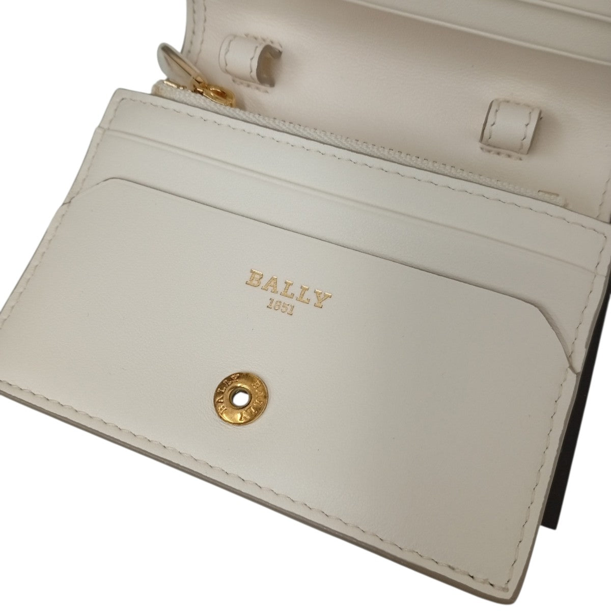 BALLY BRITNEYW 832つ折りレザー財布 古着・中古-4枚目のアイテム画像