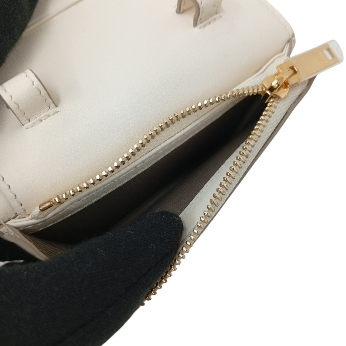 BALLY BRITNEYW 832つ折りレザー財布 古着・中古-6枚目のアイテム画像