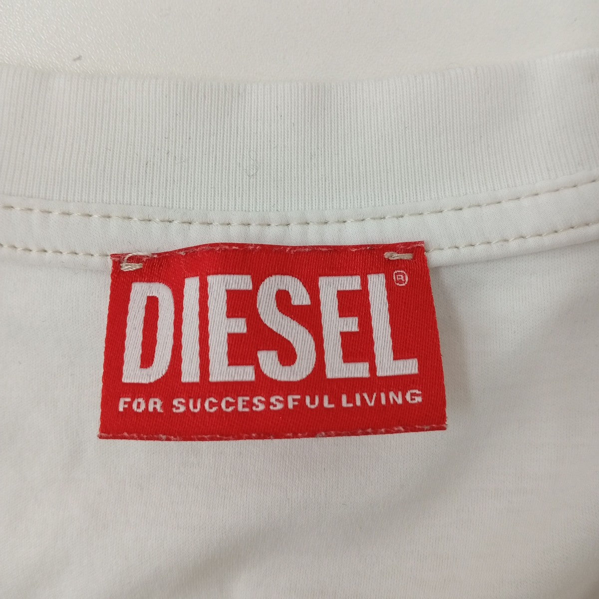 DIESEL T-MUST-SLITS-NTシャツA12269 古着・中古-3枚目のアイテム画像