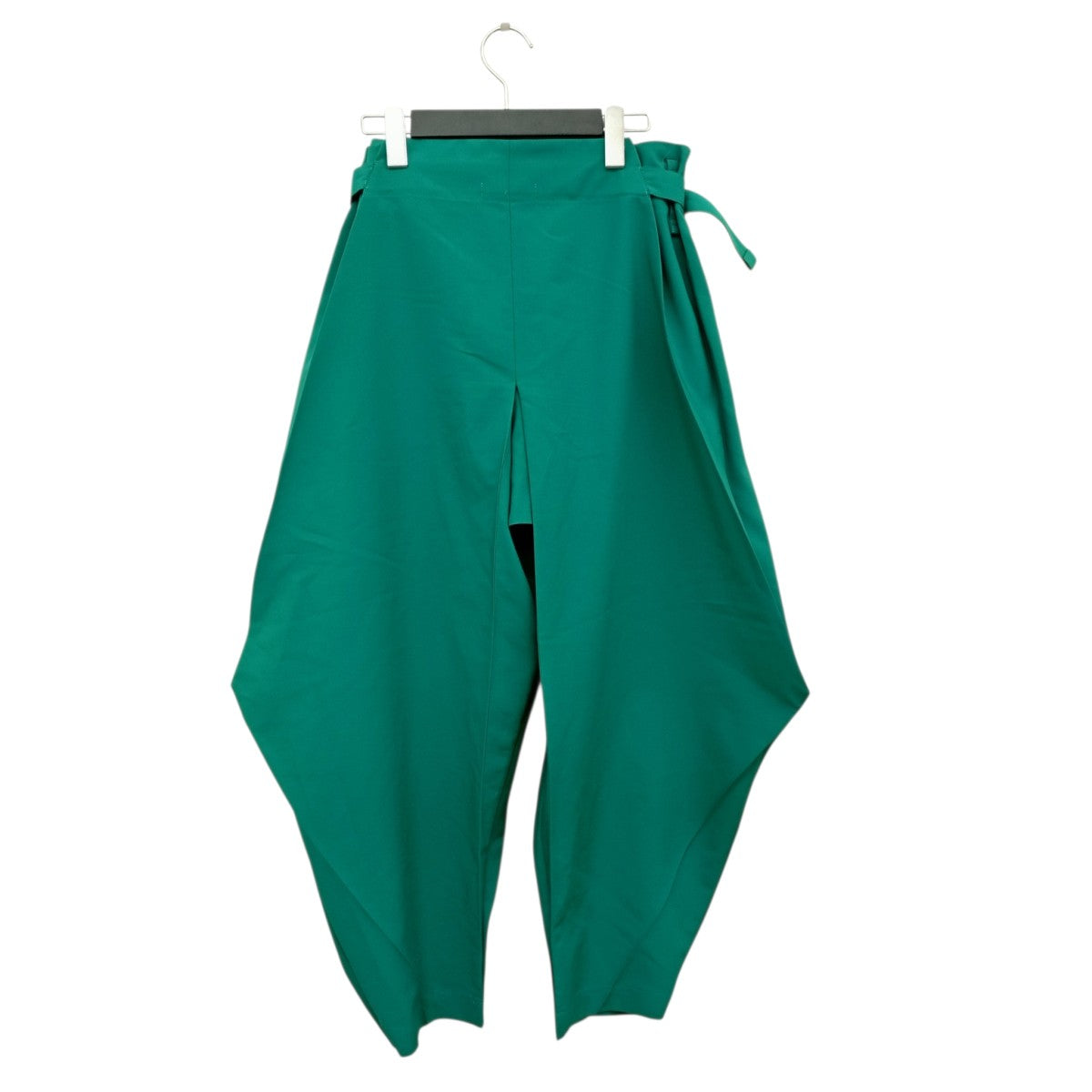 132 5． ISSEY MIYAKE(イチサンニーゴーイッセイミヤケ) 26SSVERTEX