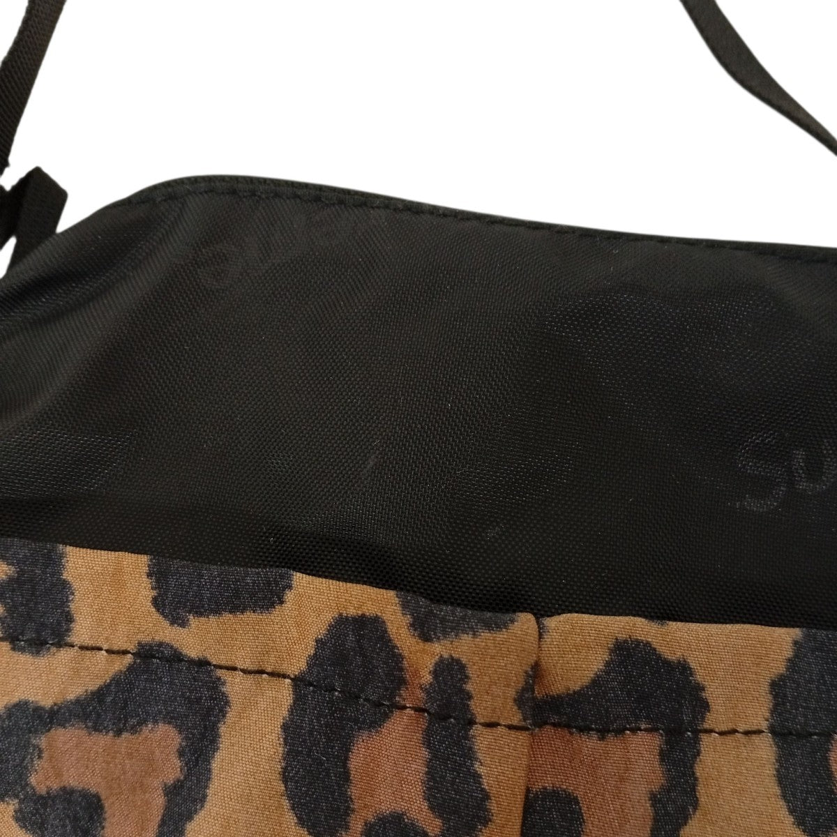 Supreme Leopard Neck Pouchミニショルダーバッグ 古着・中古-3枚目のアイテム画像