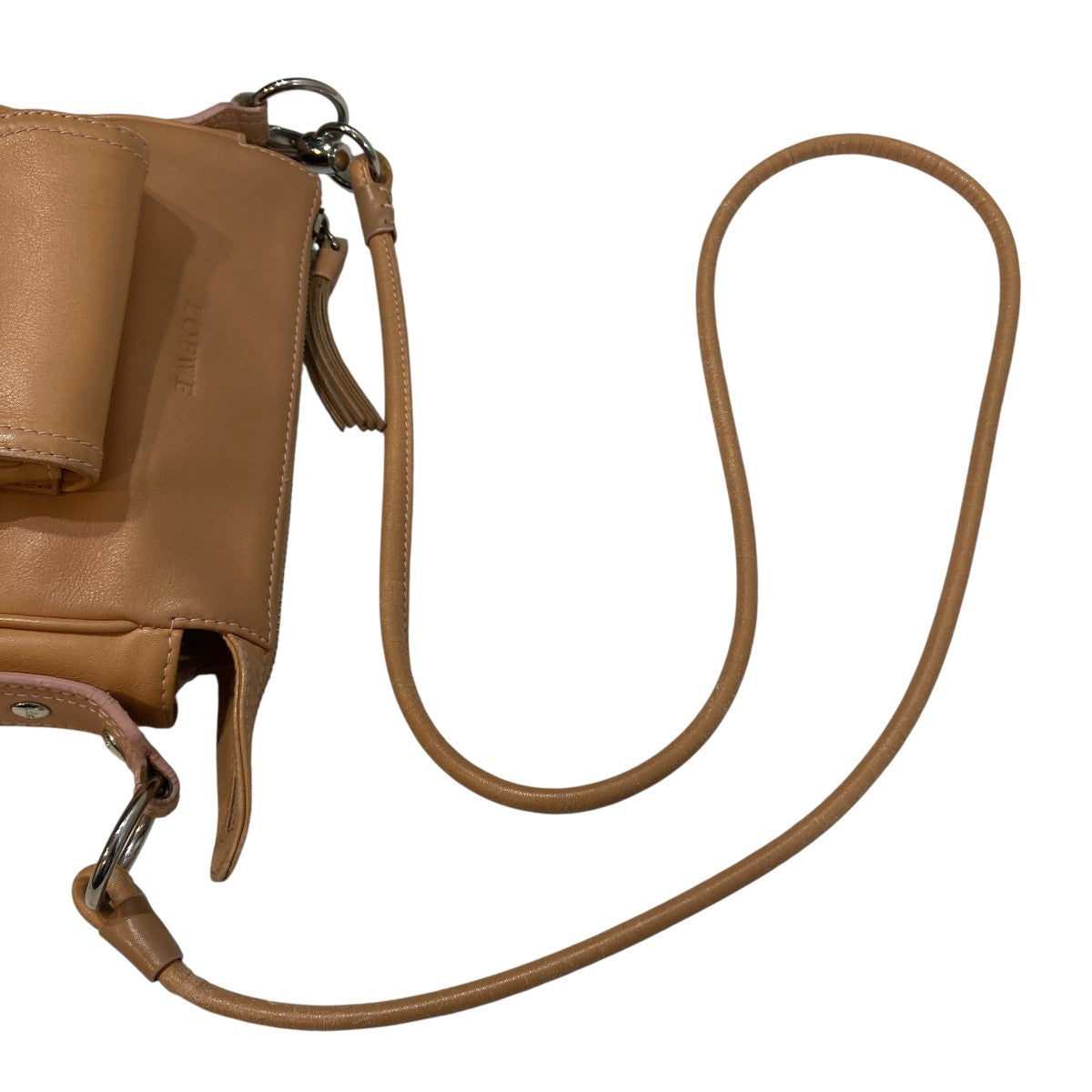 LOEWE(ロエベ) ショルダーバッグ ベージュ｜【公式】カインドオル