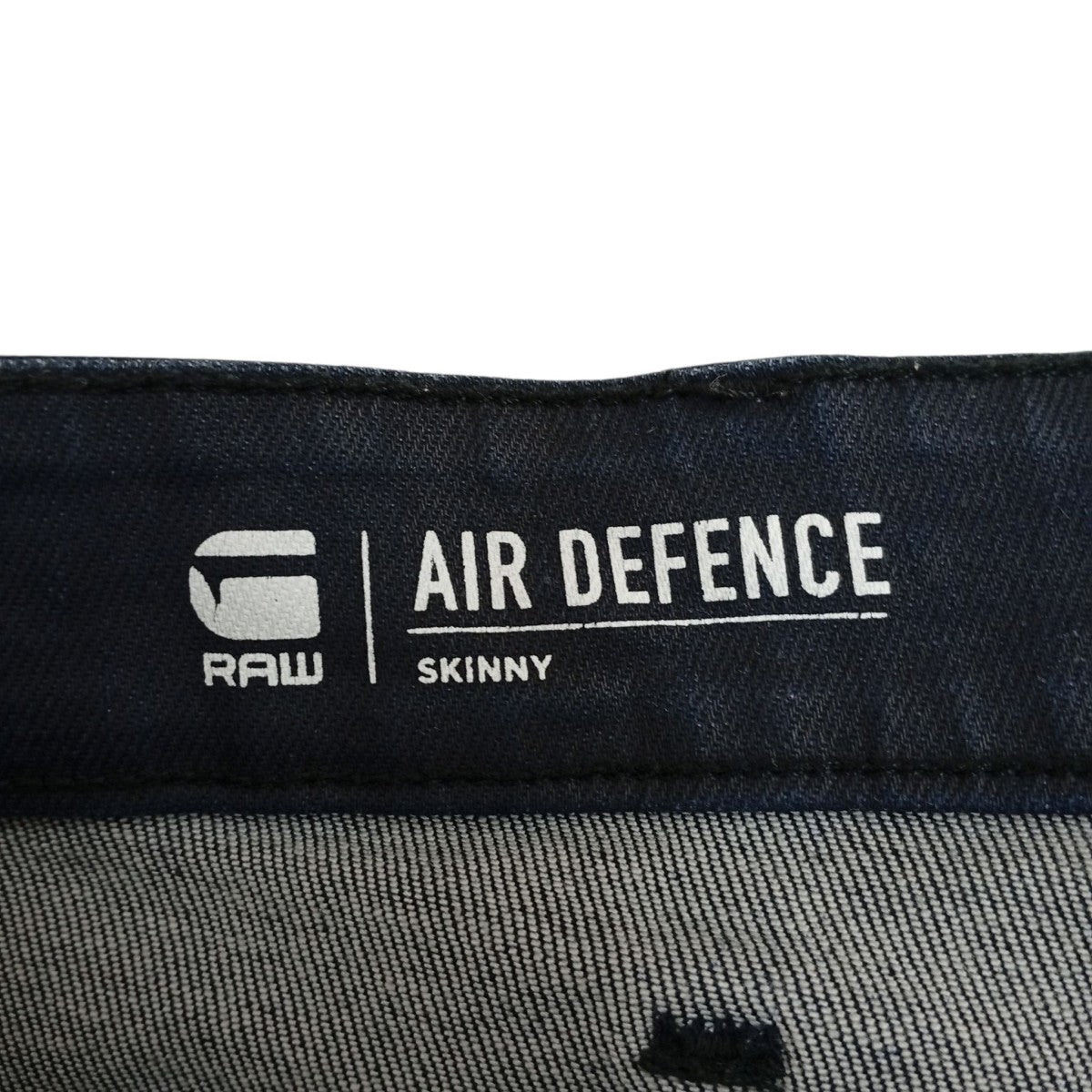 Air Defence Zip Skinny ColoredデニムパンツD16116-C058-B425