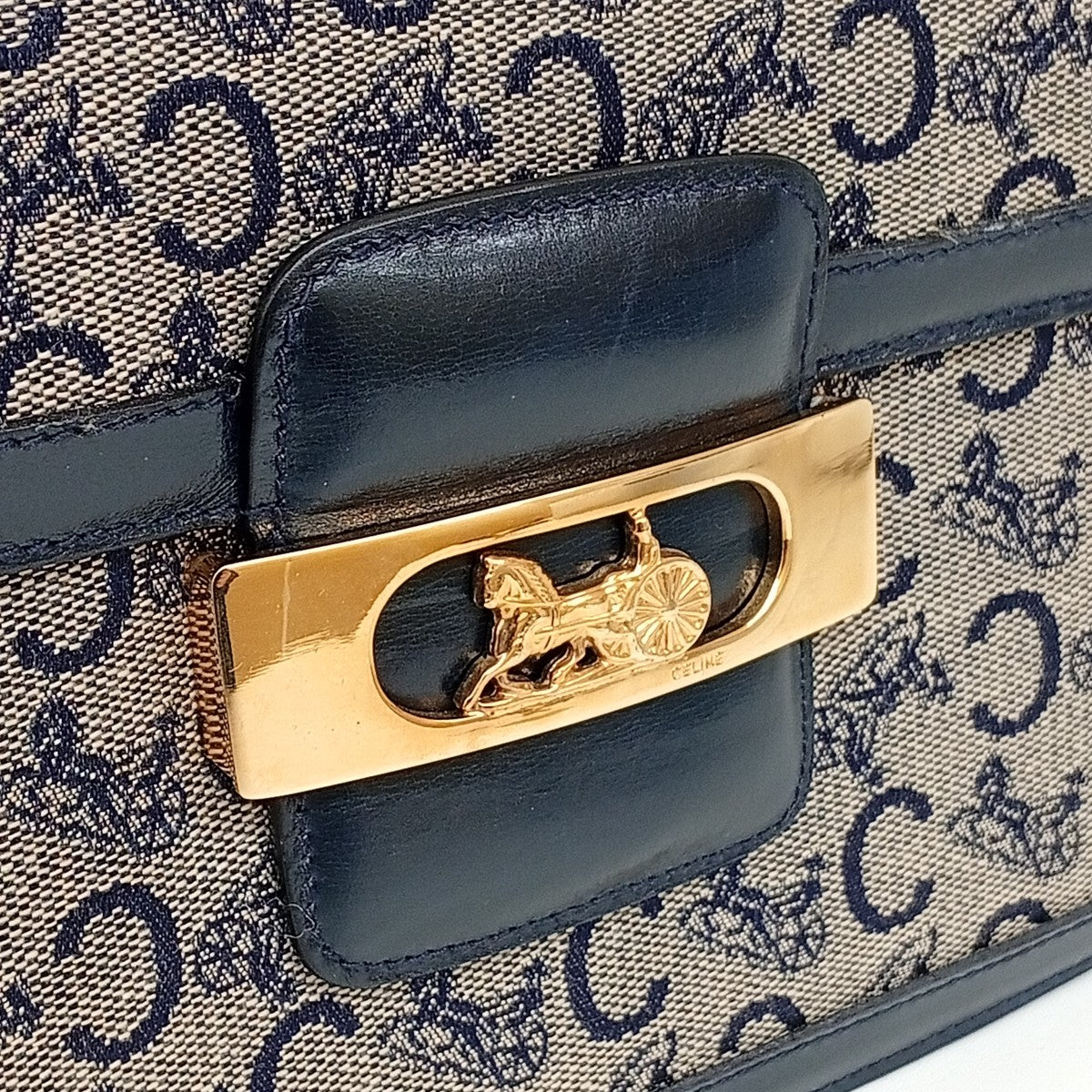 ショルダーバッグ