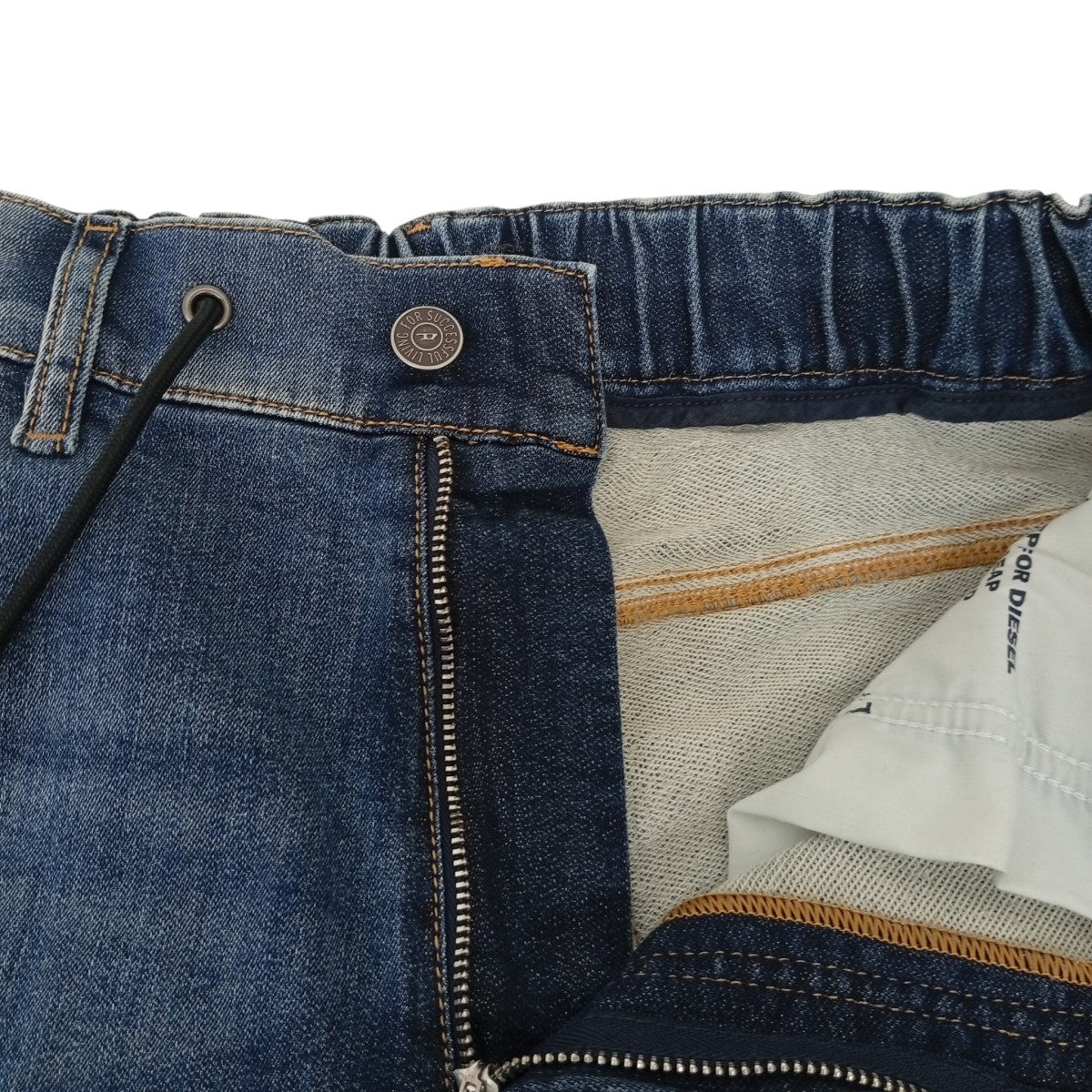 JOGG JEANSデニムパンツE84KM