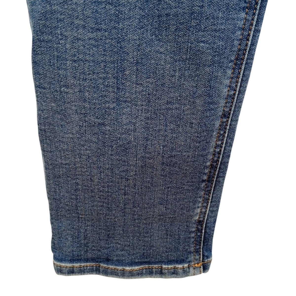 JOGG JEANSデニムパンツE84KM
