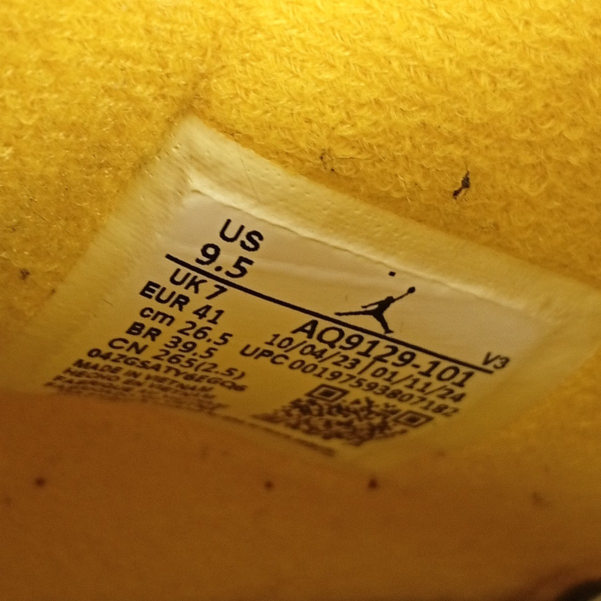 AIR JORDAN 4 RETROスニーカーAQ9129-101