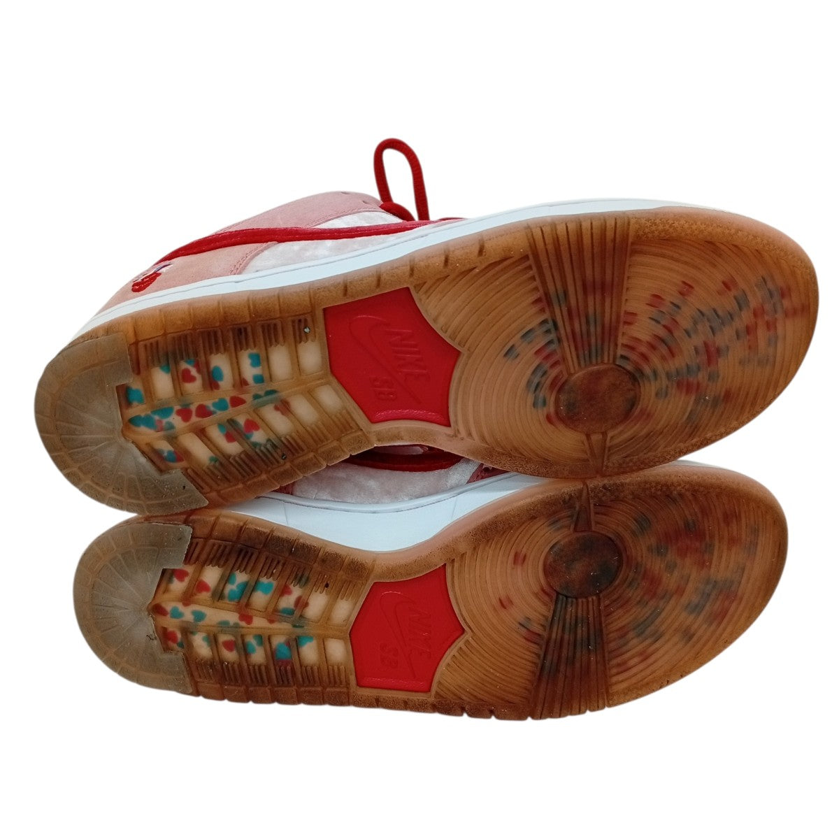 SB Dunk Low Valentine’s DayスニーカーCT2552-800