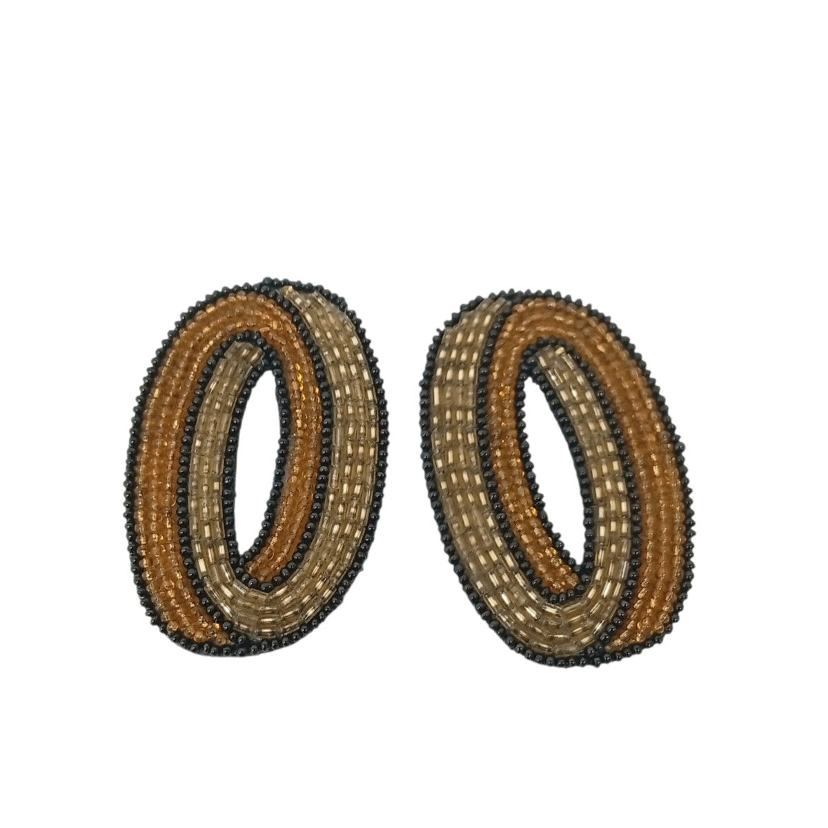メビウスの輪ピアス