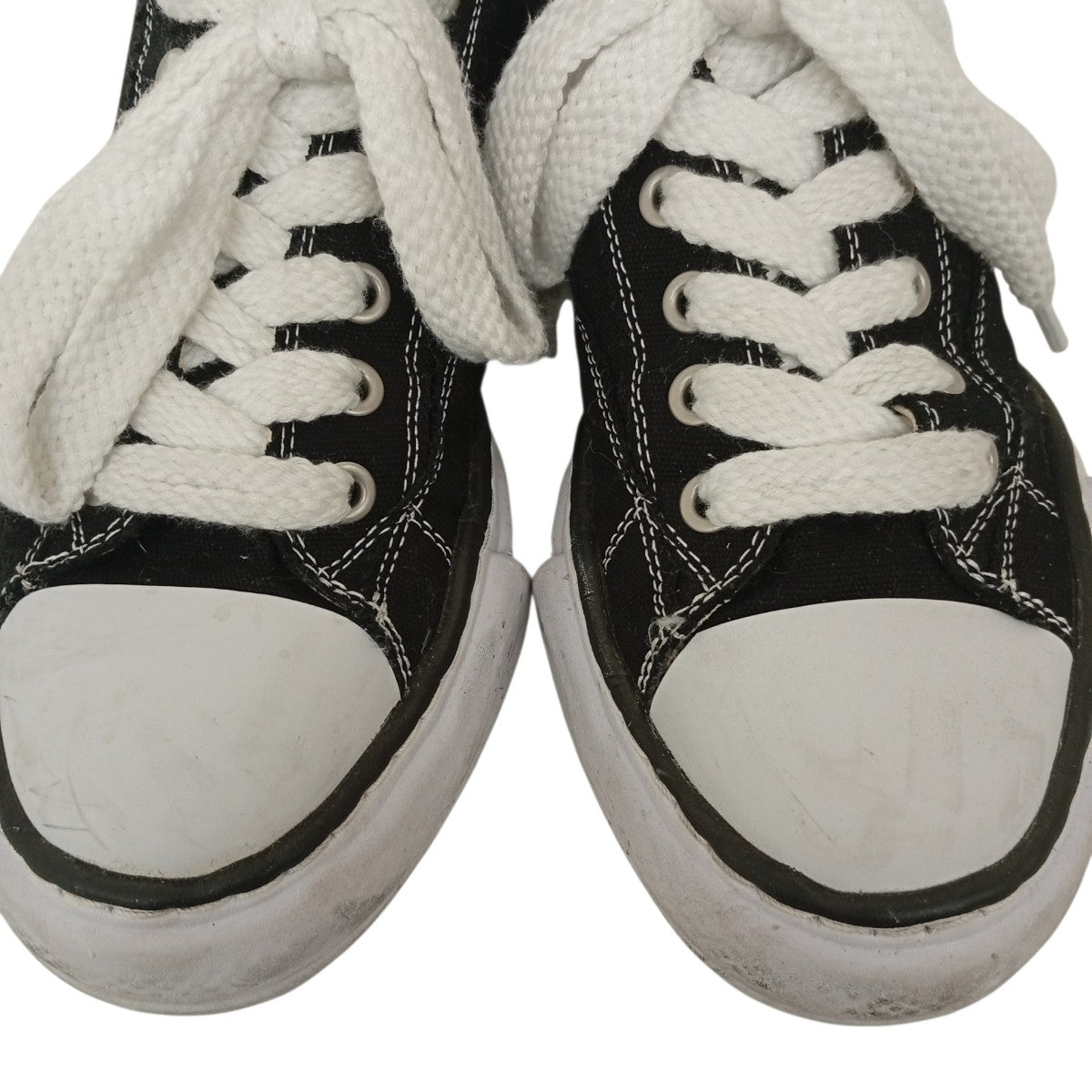 スニーカーA01FW702