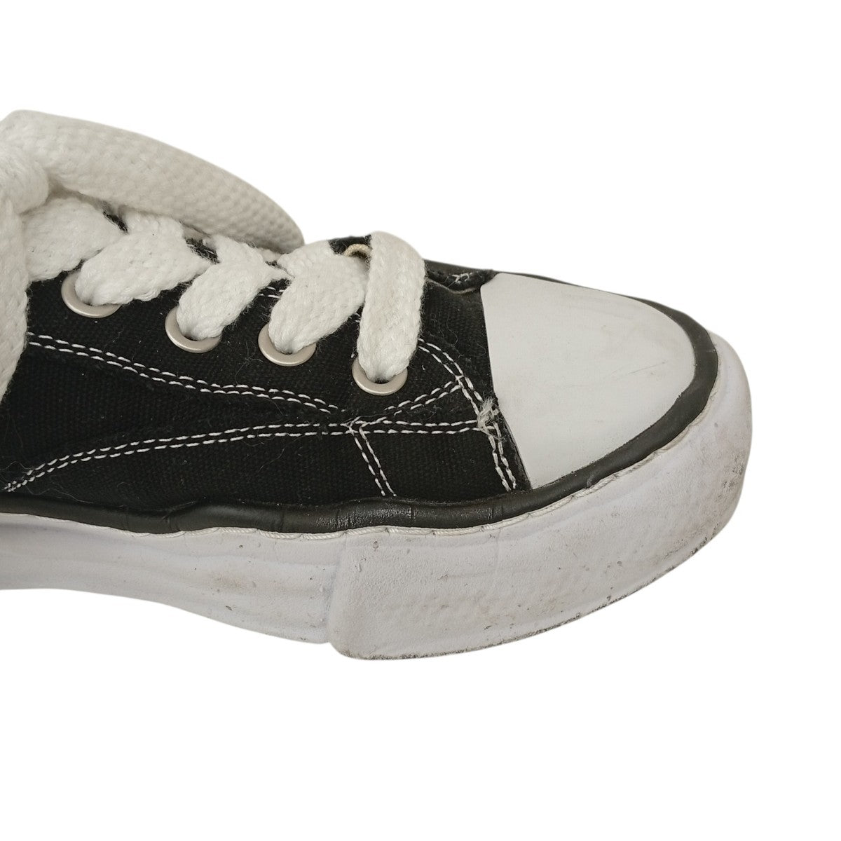 スニーカーA01FW702