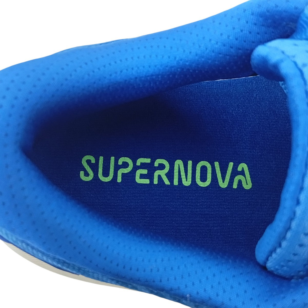 SUPERNOVA EASEスニーカーJQ3910