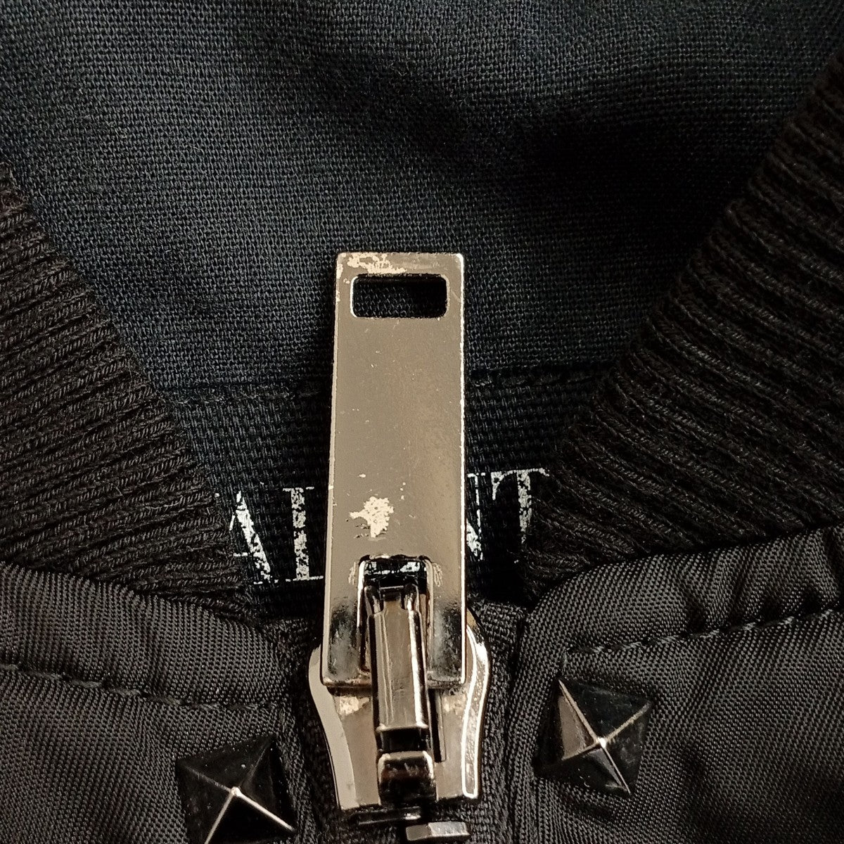 VALENTINO ロックスタッズボンバージャケットNV0CI1602KP 古着・中古-8枚目のアイテム画像