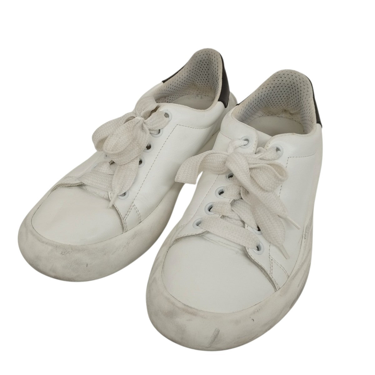 スニーカー