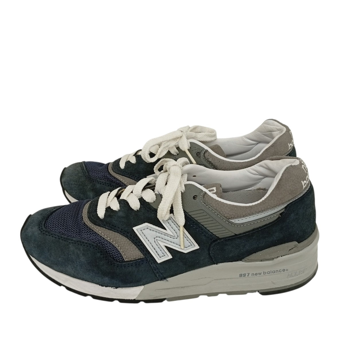 スニーカーM997NV