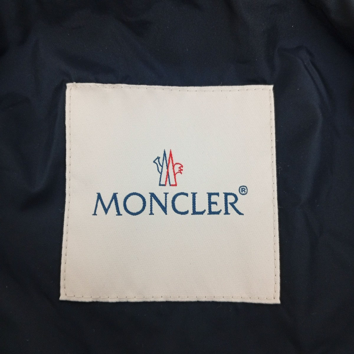 MONCLER ナイロンジャケットE10914010005 68352 古着・中古-3枚目のアイテム画像