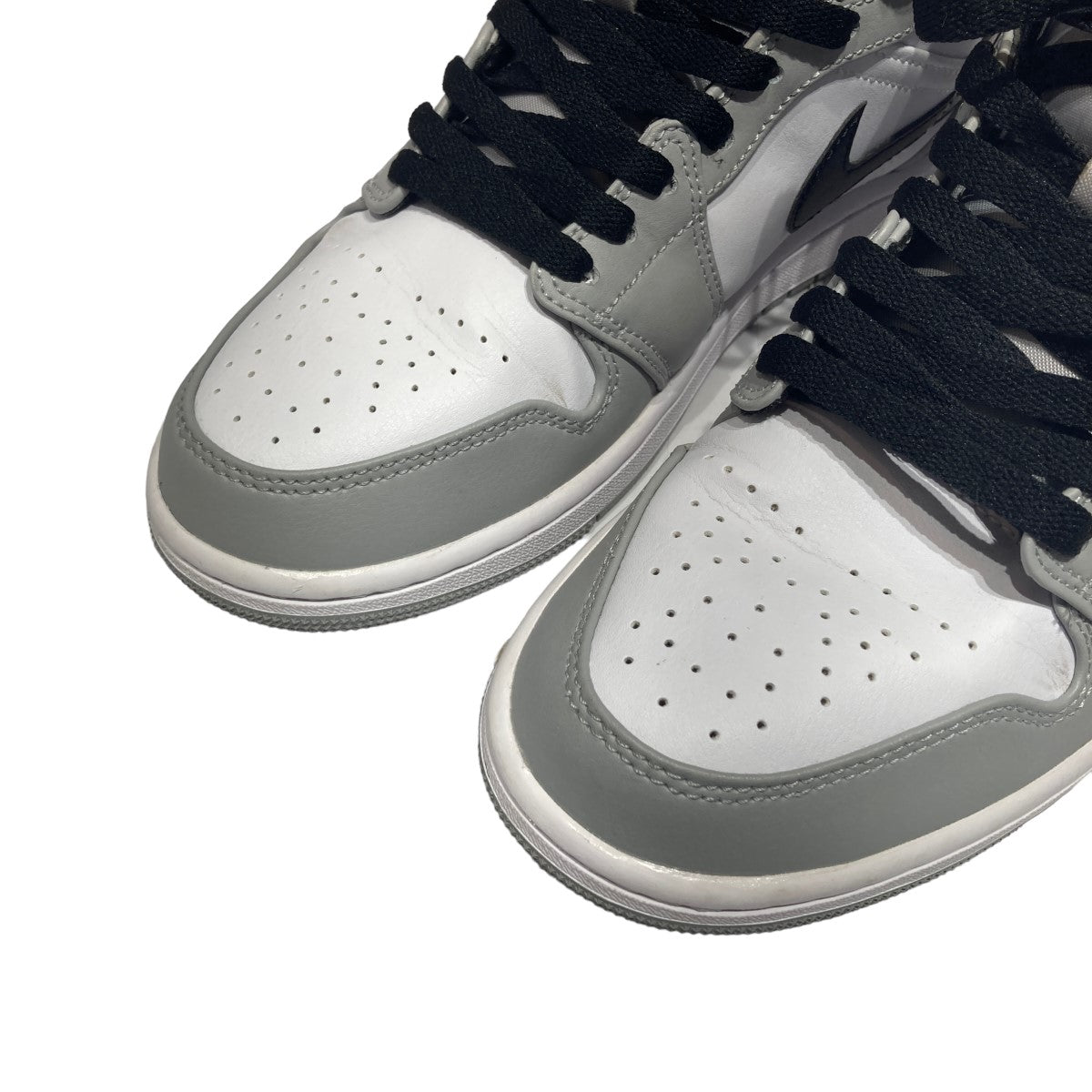 NIKE(ナイキ) Air Jordan 1 Mid Light Smoke Grey Black Whiteエアジョーダン1 ミッド スニーカー554724-092  554724-092 グレー×ホワイト サイズ 26.5｜【公式】カインドオルオンライン ブランド古着・中古通販【kindal】