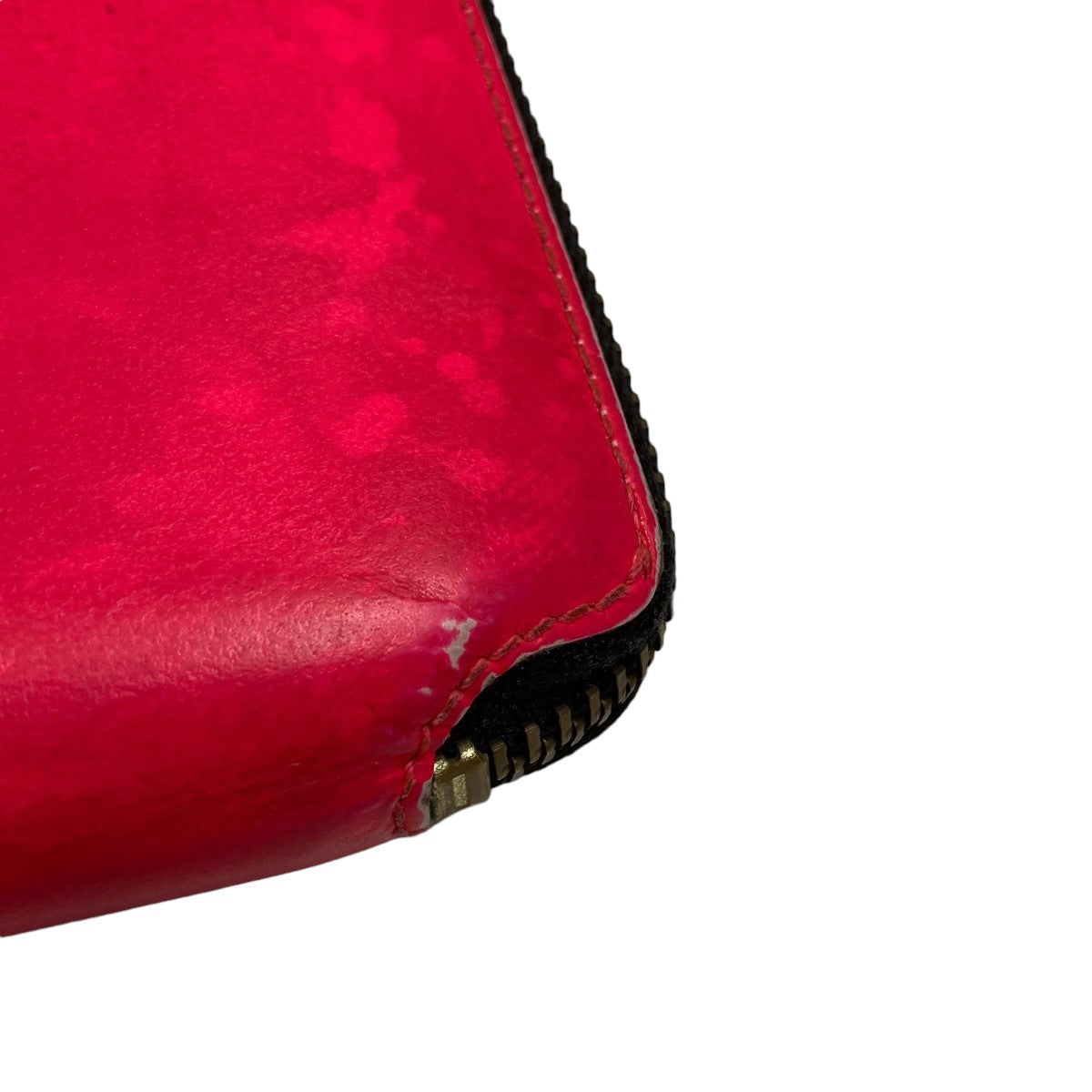 コムデギャルソンのSUPER FLUO LEATHER 二つ折りジップ財布です。 COMME des GARCONS 古着・中古 財布・小物 アイテム