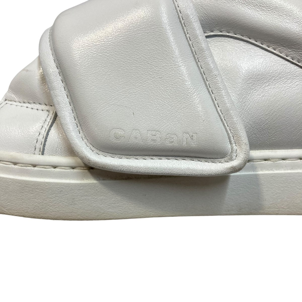 キャバンのベルクロスニーカーです。 CABaN 古着・中古 シューズ アイテム