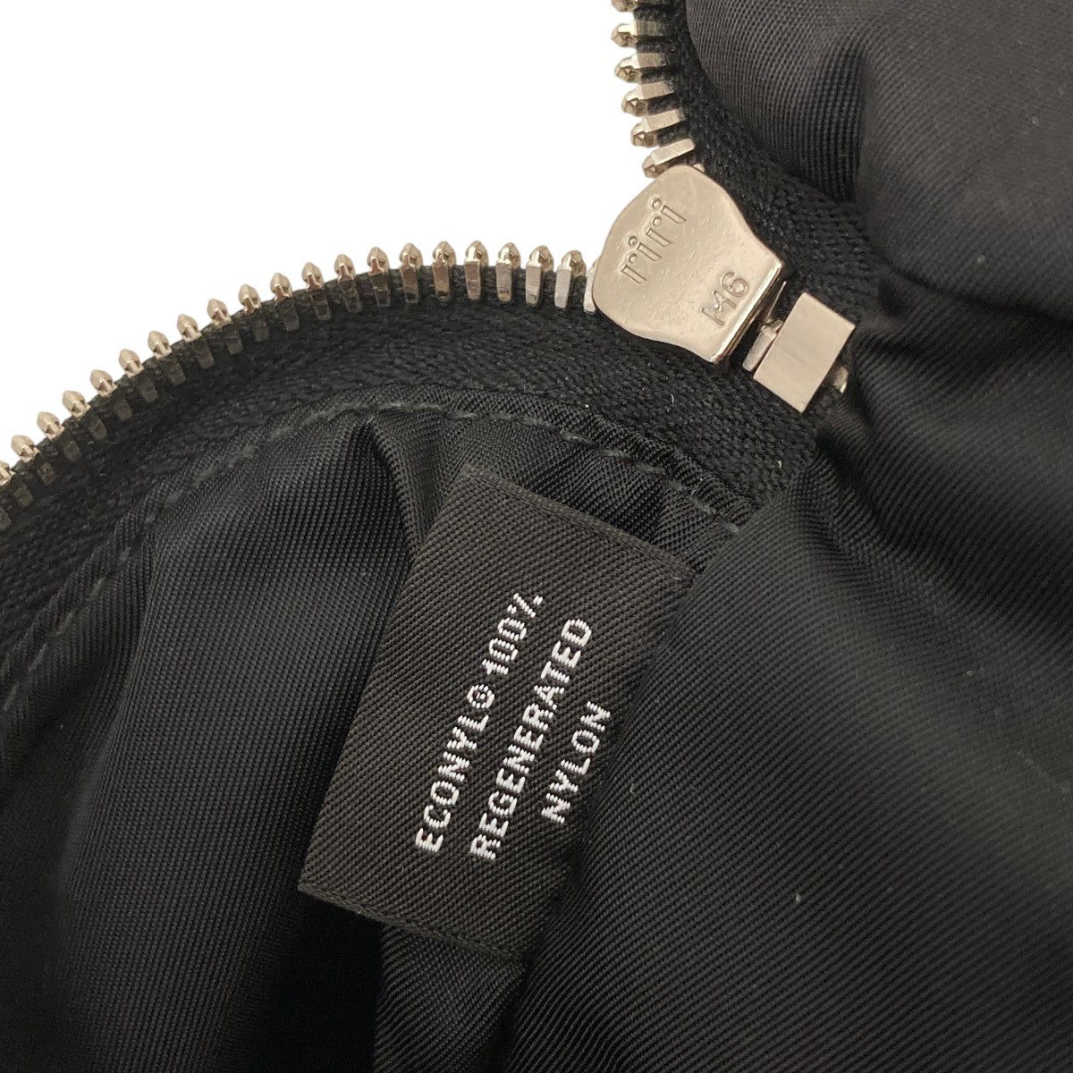 PRADA(プラダ) TESSUTO+VITELLO NEROショルダーバッグ2VH147