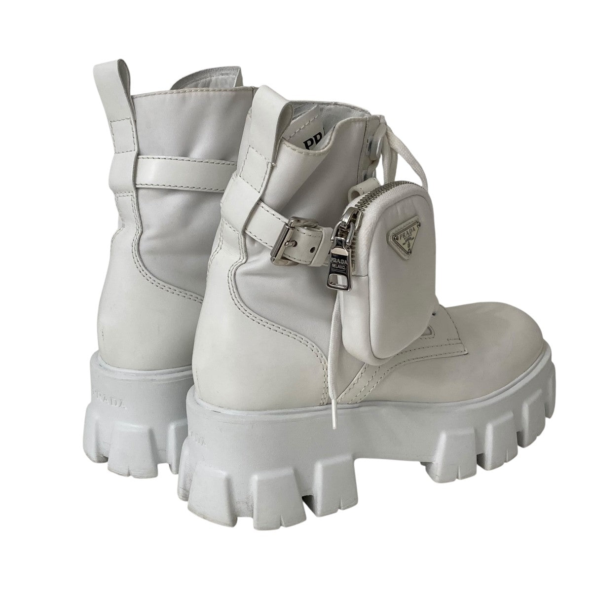 PRADA(プラダ) モノリスポーチ付ブラッシュドレザーx Re-Nylon